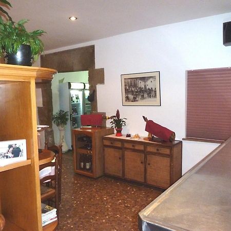 Restaurant Fonda Giralt Hotel Amer ภายนอก รูปภาพ