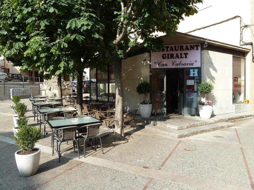 Restaurant Fonda Giralt Hotel Amer ภายนอก รูปภาพ