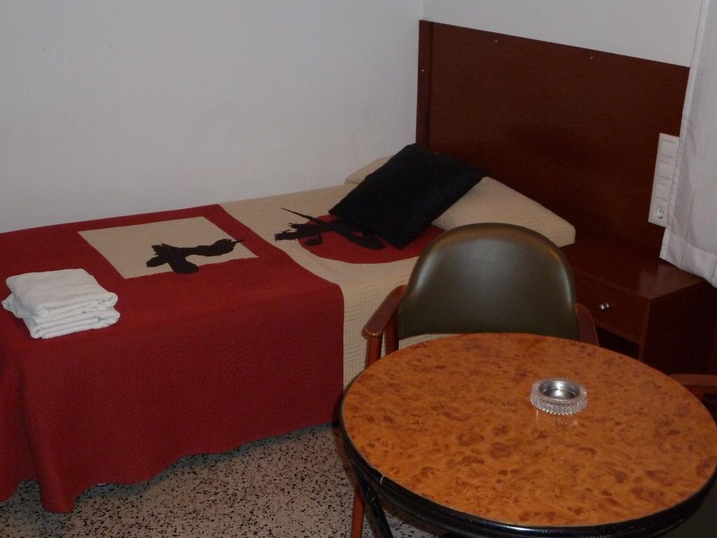 Restaurant Fonda Giralt Hotel Amer ห้อง รูปภาพ